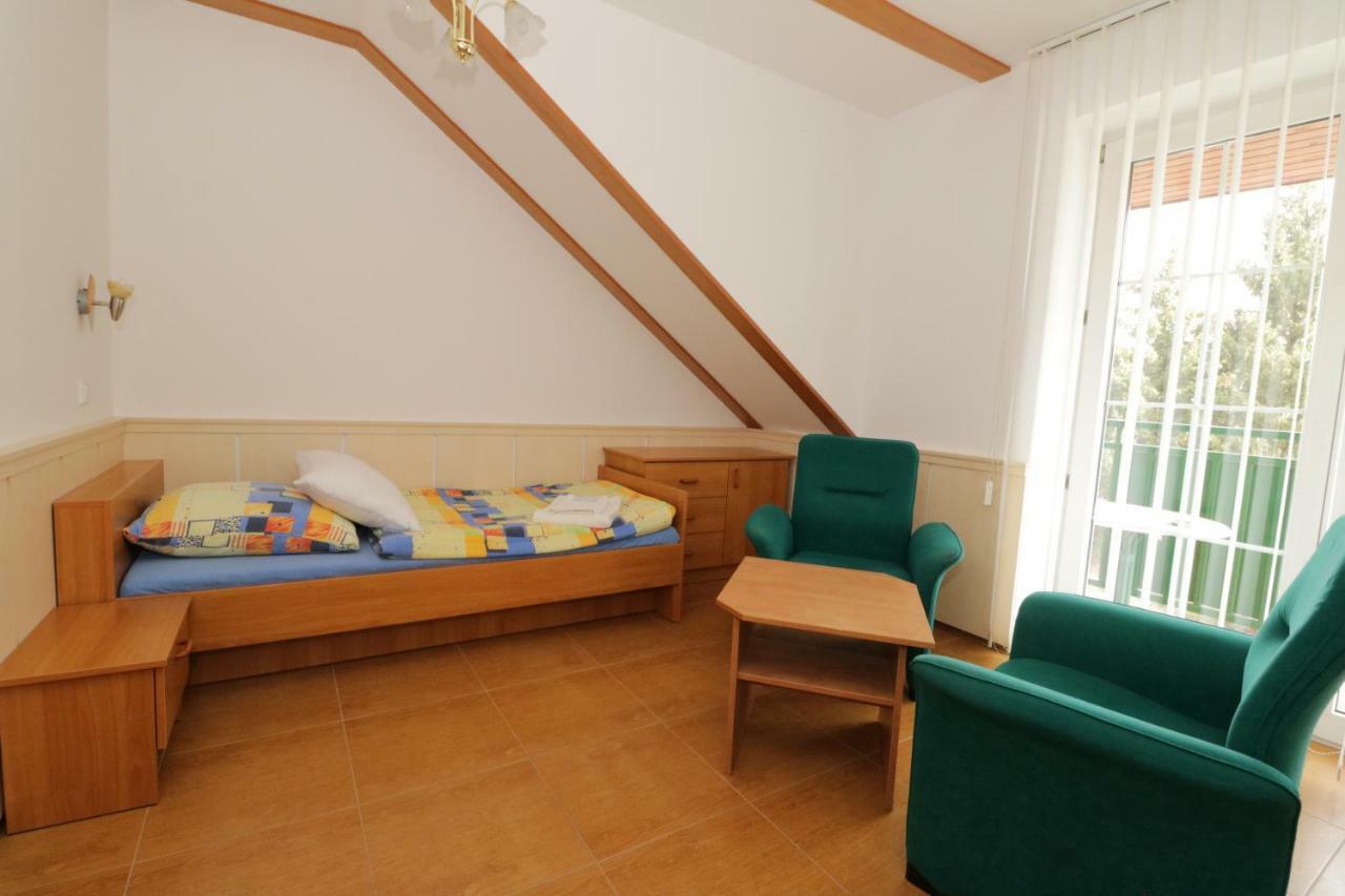 Penzion Hurka Hotel Dolni Libchavy Eksteriør billede